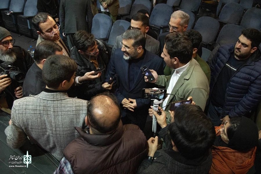 محمد مهدی اسماعیلی وزیر فرهنگ و ارشاد سلامی میهمان جشنواره تئاتر فجر