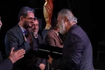 مدیرکل هنرهای نمایشی از پنج پیشکسوت تئاتر کردستان تقدیر کرد 2