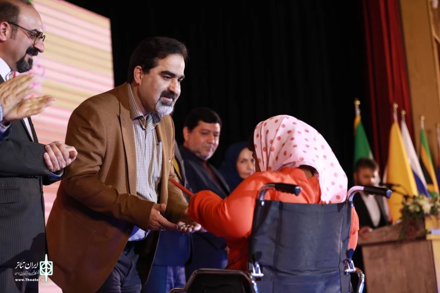 برگزیدگان جشنواره تئاتر کودک و نوجوان اردکان معرفی شدند 7