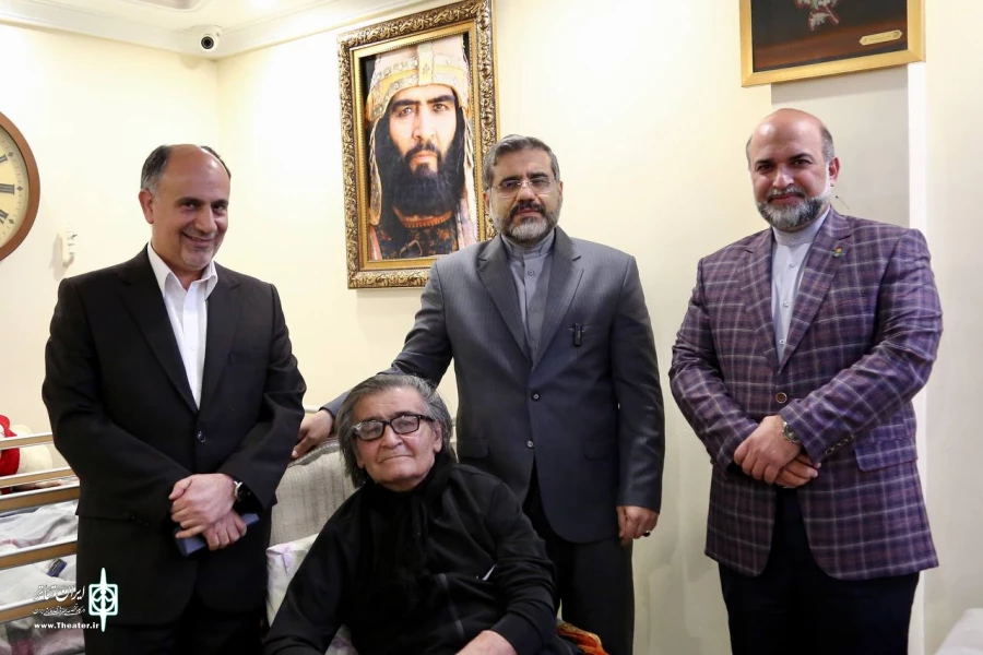وزیر فرهنگ از رضا رویگری عیادت کرد 2