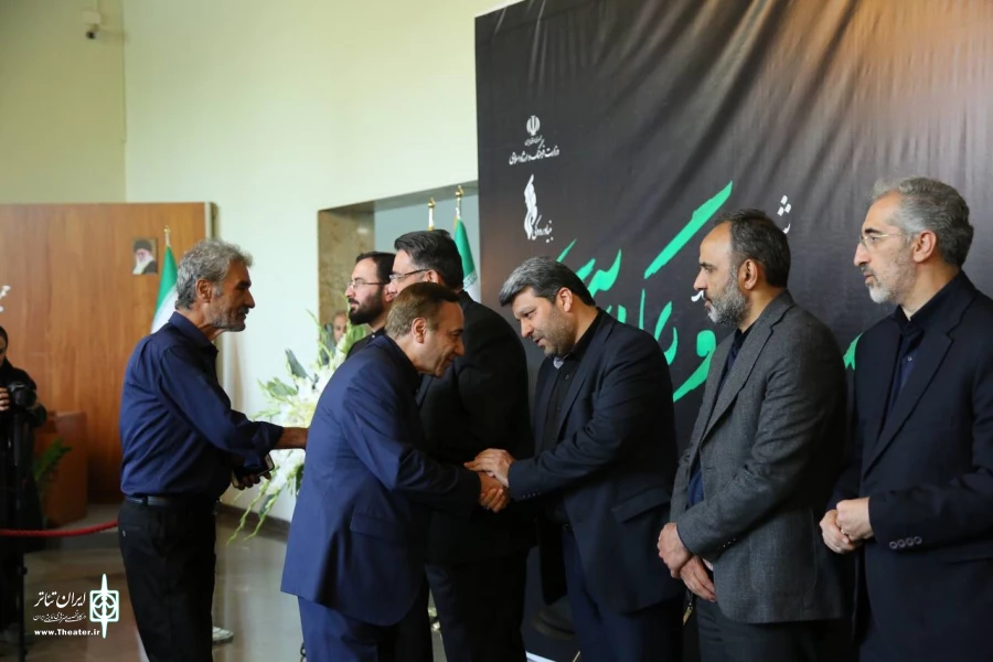 وداع هنرمندان و اهالی رسانه با رییس جمهور شهید 13