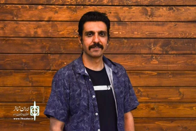 در گفت‌وگو با کارگردان «زنبور» مطرح شد

محمد مطهری‌پور: مونولوگ، شیوه‌ای برای به اشتراک گذاشتن تنهایی با دیگران است