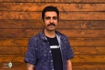 Mohammad Motaharipour on his latest show “Zanbour” , monologue  and loneliness