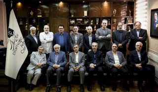 در دفتر مدیرکل هنرهای نمایشی

نشست هم‌اندیشی حمید نیلی با مدیران‌ سابق هنرهای نمایشی‌ برگزار شد