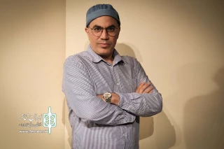 محمد میرعلی اکبری «مرغ دریایی» را به صحنه می‌آورد