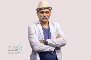 نادر فلاح:

تئاتر امکان بیشتری برای رسیدن به جزییات نقش در اختیارم می‌گذارد