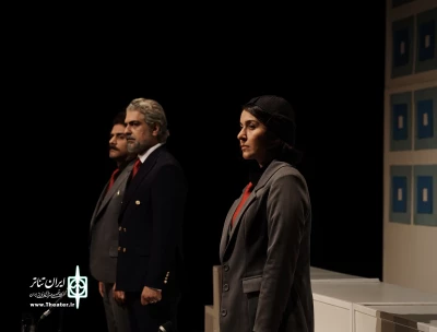 نگاهی به نمایش «ترور»

ایستادن بر شانه‌های تئاتر