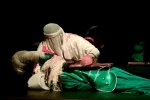نمایش «از آل اشک» در شهرستان بناب روی صحنه رفت 3