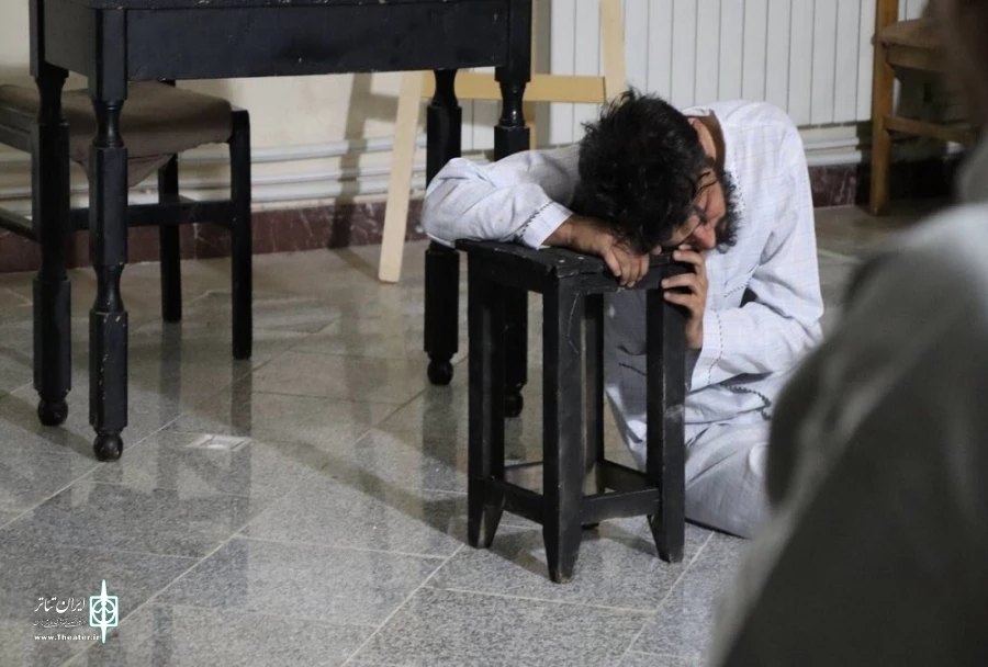 نمایش «حصار» در شهرستان ماکو اجرا شد
 2