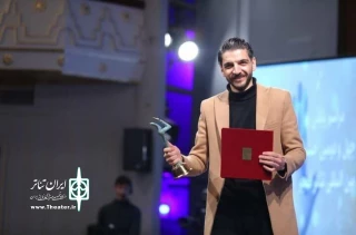 کیانوش ایازی:

صحنه خانه‌ مشترک ما است