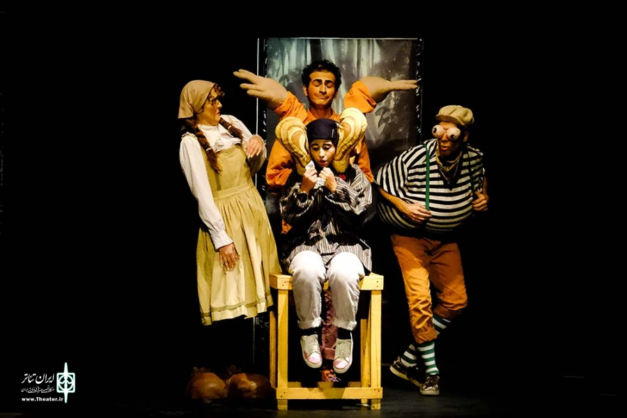 دختر کفش عروسکی