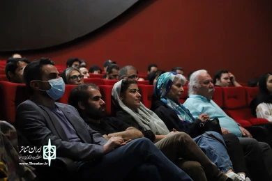 نشست نقش بازیگر در تئاتر حرفه ای