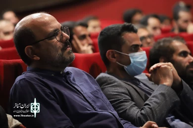 نشست نقش بازیگر در تئاتر حرفه ای