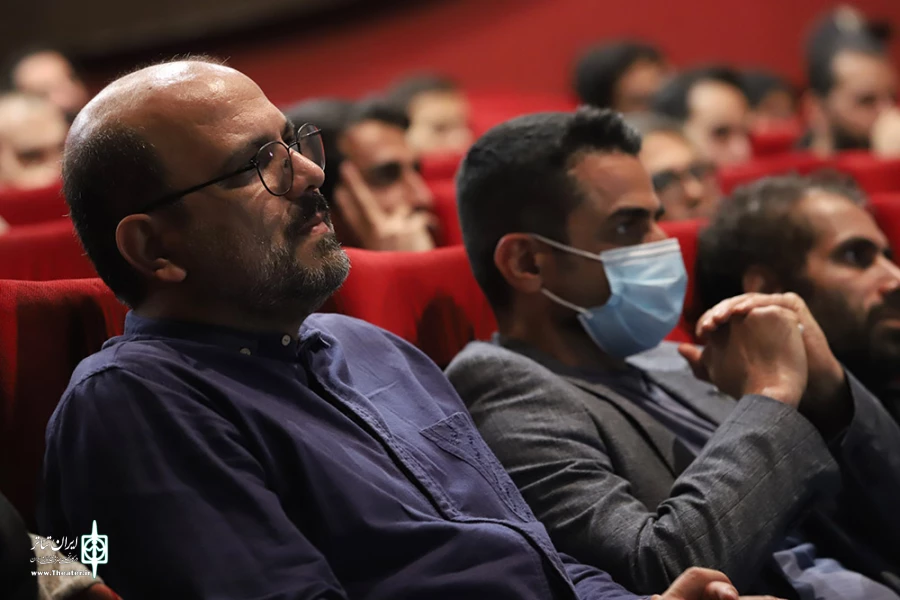 نشست نقش بازیگر در تئاتر حرفه ای
