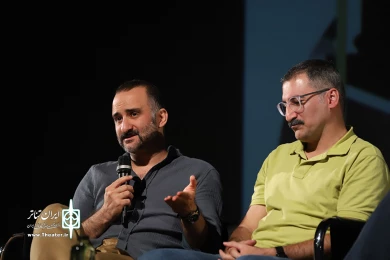 نشست نقش بازیگر در تئاتر حرفه ای