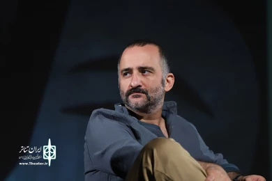 نشست نقش بازیگر در تئاتر حرفه ای