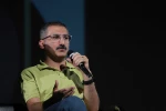 نشست نقش بازیگر در تئاتر حرفه ای