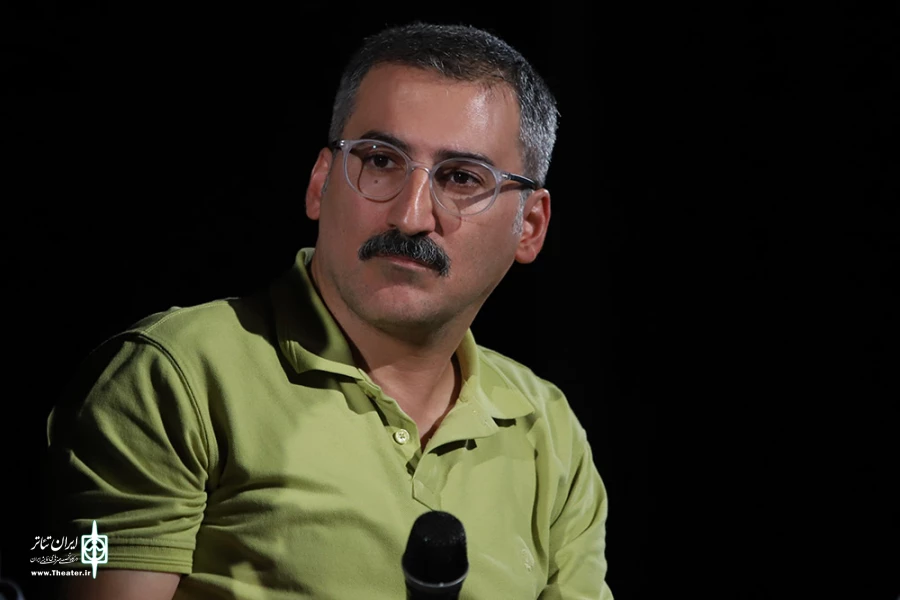 نشست نقش بازیگر در تئاتر حرفه ای