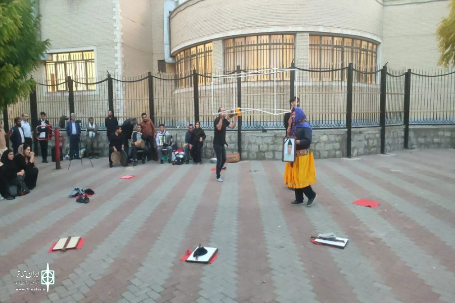 نمایش خیابانی «اسطوره‌ها در خیابان» در شهرستان مرند به اجرای عموم درآمد 3