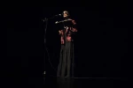 پرفورمنس اهانت به تماشاگر