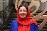 ژاله صامتی به همراه فرزندش روی صحنه می‌رود