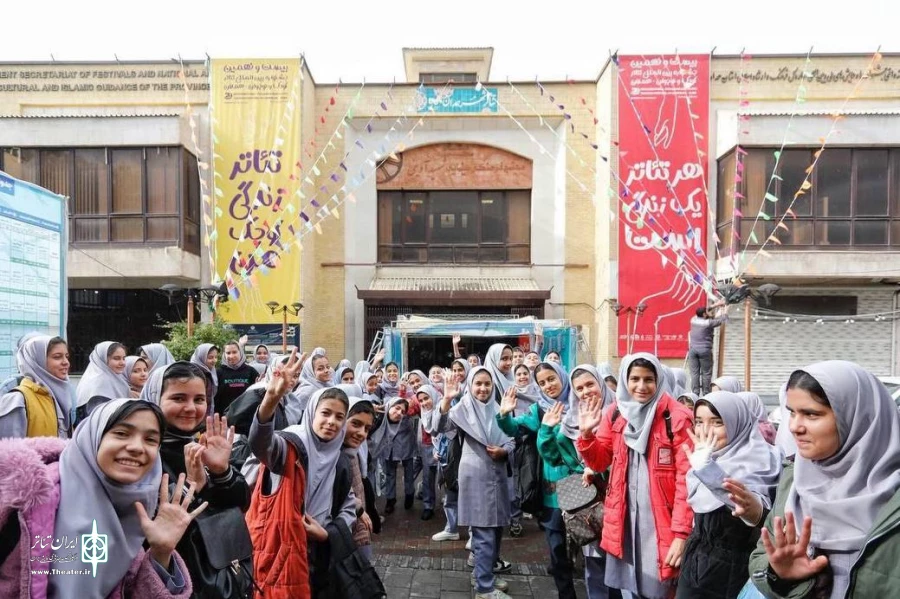 گرامی‌داشت روز دانش آموز در دومین روز جشنواره تئاتر کودک و نوجوان-همدان 7