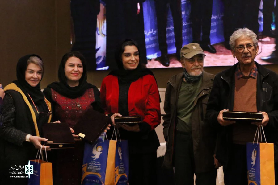 مراسم تجلیل از هنرمندان پیشکسوت، داوران و گروه‌های خارجی در جشنواره کودک برگزار شد 6