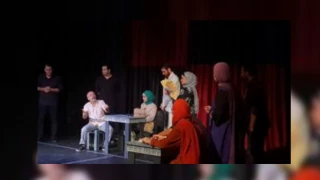 در حاشیه برگزاری سی و ششمین جشنواره تئاتر استان مازندران

نگاهی به نمایش ابریشمی ها منتخب حضور در سی و ششمین جشنواره تئاتر استان مازندران