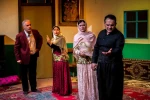 نمایش «چیروکی نیوە‌رویکی هەینی - قصه ظهر جمعه» در مهاباد به اجرا در آمد.
 2