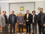 نشست صمیمی مدیر کل هنرهای نمایشی ایران با جمعی از هنرمندان تئاتر آذربایجان‌غربی برگزار شد.
 3