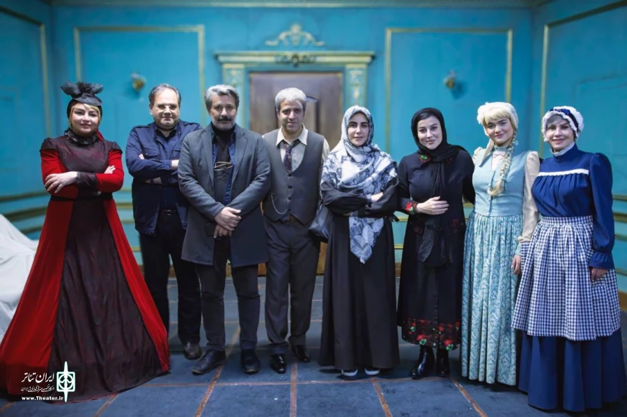 معاون امور هنری به تماشای نمایش «خانه عروسک: قسمت دوم» نشست 2