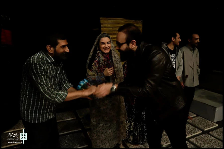 در اجرای پایانی نمایش «هیله» هنرمندان زاهدانی چه گذشت؟ 4
