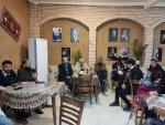 جلسه نقد و بررسی آثار اجرا شده در جشنواره با منتقدی  جمشید جهانزاده و مدیریت محمد علی مکری برگزار شد . 10