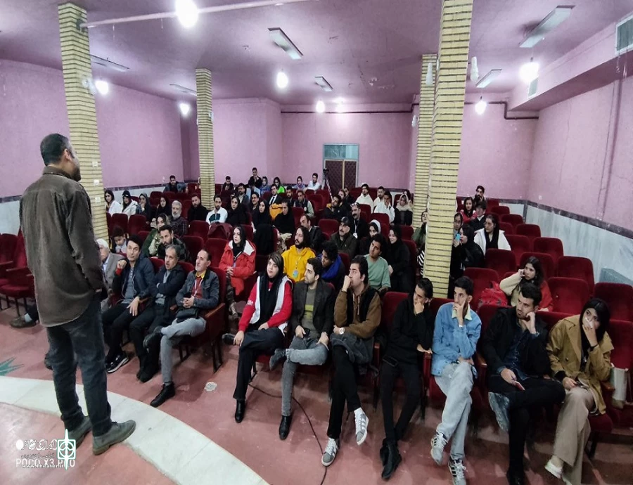 کارگاه فضا اجرا و بازیگر توسط افشین خدری برگزار شد. 6