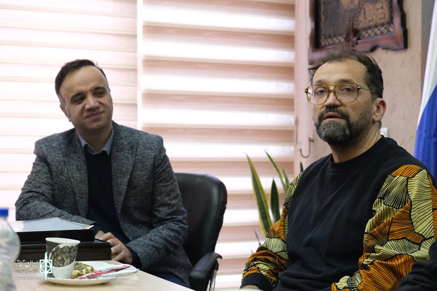 نشست مدیرکل هنرهای نمایشی با گروه های بین الملل از کشور  روسیه و فرانسه برگزار شد