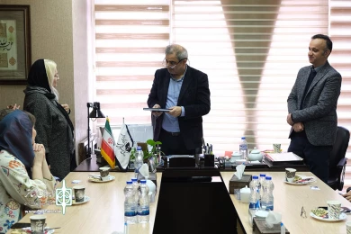 نشست مدیرکل هنرهای نمایشی با گروه های بین الملل از کشور  روسیه و فرانسه برگزار شد