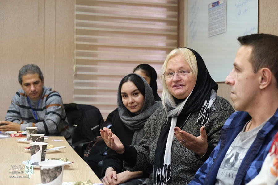 نشست مدیرکل هنرهای نمایشی با گروه های بین الملل از کشور  روسیه و فرانسه برگزار شد