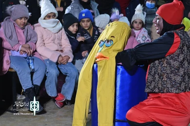 هرکی لباسی داره