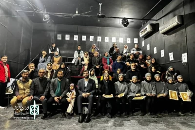 با حضور در پلاتو استاد لاریان؛

مدیرکل فرهنگ و ارشاد اسلامی خوزستان به تماشای نمایش «میقات» نشست