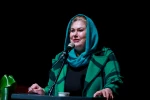 مراسم رونمایی کتاب «صحنه عشق من است» و تقدیر از ادنا زینلیان برگزار شد 3