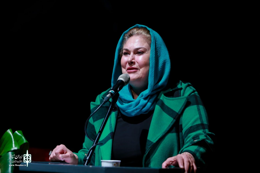 مراسم رونمایی کتاب «صحنه عشق من است» و تقدیر از ادنا زینلیان برگزار شد 3
