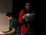 نمایش «پدرد» در پلاتو ماندگار فرهنگسرای امام خمینی (ره) زنجان به روی صحنه رفت 2
