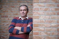 مروری بر زندگیِ تئاتریِ نیما دهقان (بخش پایانی)

از اینکه نتوانستم دوستم را حفظ کنم، پشیمانم