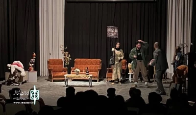 به کارگردانی کاروان دافعی

نمایش «یک خانه و هزار راز» درمریوان روی صحنه رفت