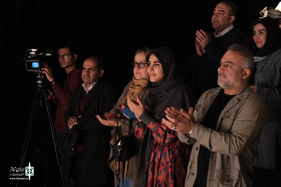 حال و هوایی اولین روز از  چهل و سومین جشنوارۀ بین المللی تئاتر فجر