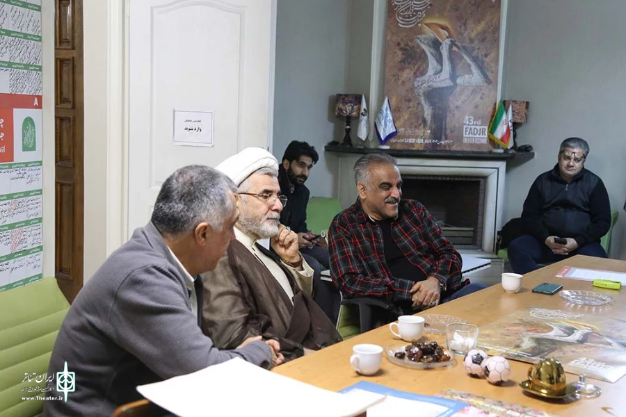 سید عباس صالحی وزیر فرهنگ در دبیرخانه جشنواره تئاتر فجر