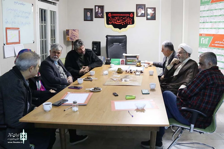 سید عباس صالحی وزیر فرهنگ در دبیرخانه جشنواره تئاتر فجر