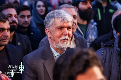 در دومین روز چهل و سومین جشنواره بین المللی تئاتر فجر؛

وزیر فرهنگ به تماشای نمایش خیابانی «پلاستیک» از آبادان نشست