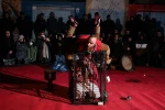 جهان با من بمیر