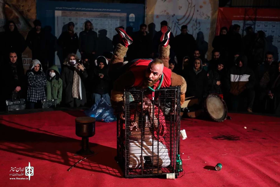 جهان با من بمیر